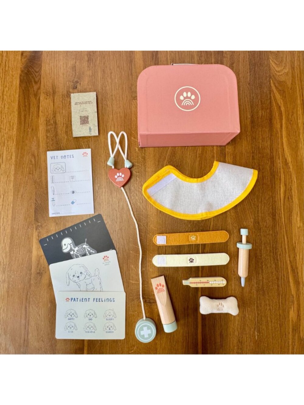 Wooden Vet Play Set OLLI ELLA Portable Travel Toy Carry Case Pet Doctor Kit Kids - Picture 2 of 7